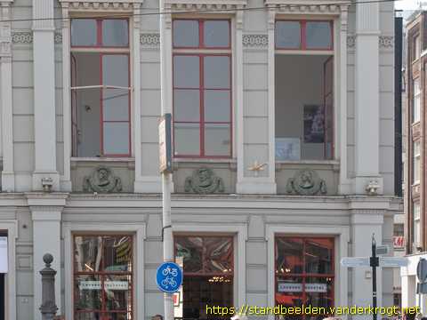 Amsterdam -  Portretmedaillons gebouw Arti et Amicitiae