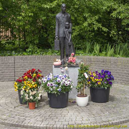 Amsterdam -  Monument voor het Ondergedoken Kind en Beschermer
