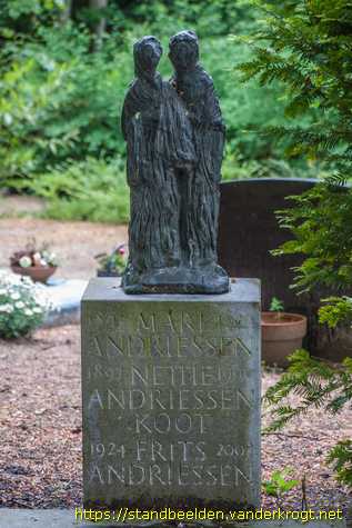 Bloemendaal -  Grafsculptuur Mari Andriessen