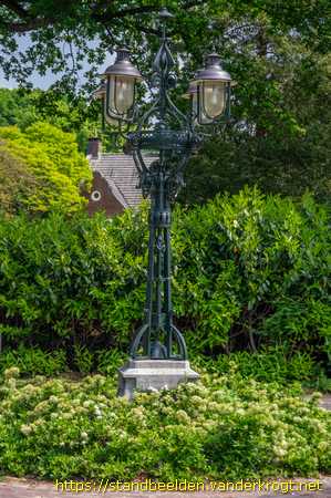 Bussum -  Van Suchtelen van de Haarelantaarn