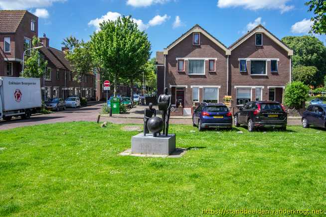 Enkhuizen -  Lucas Jansz. Waghenaer en Jan Huygen van Linschoten