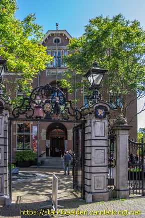 Enkhuizen -  Weeshuistaferelen