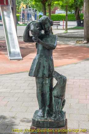 Haarlem - Vriendschap (Meisje met kat en hond)