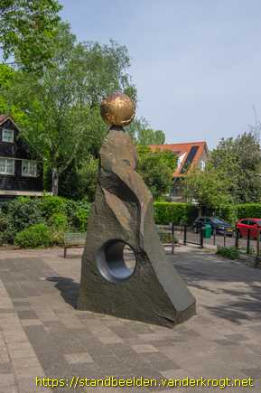 Haarlem - Steen met wereldbol