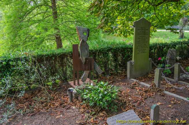 Haarlem -  Grafmonument Cees Landsaat