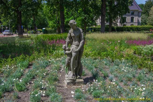 Heemstede -  Venus met Cupido