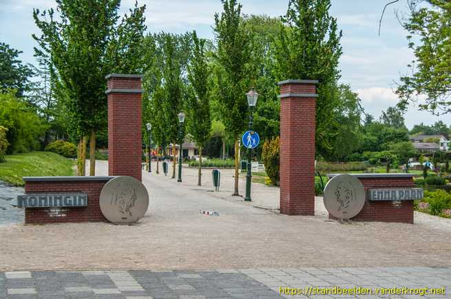Medemblik -  Ingangen Koningin Emmapark