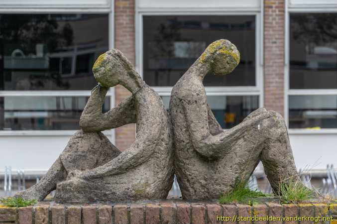 Purmerend -  Lezende kinderen
