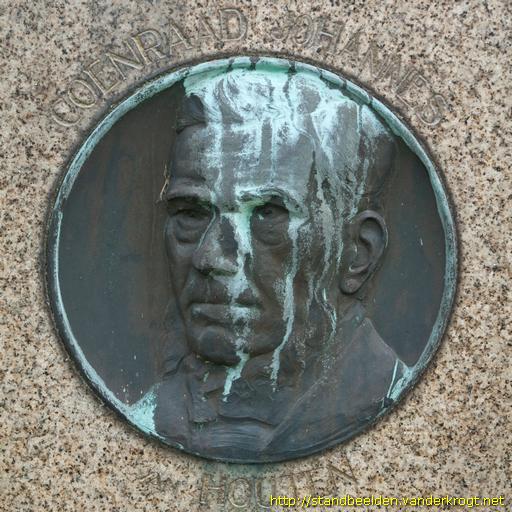 Weesp -  Monument C. J. Van Houten & Zoon