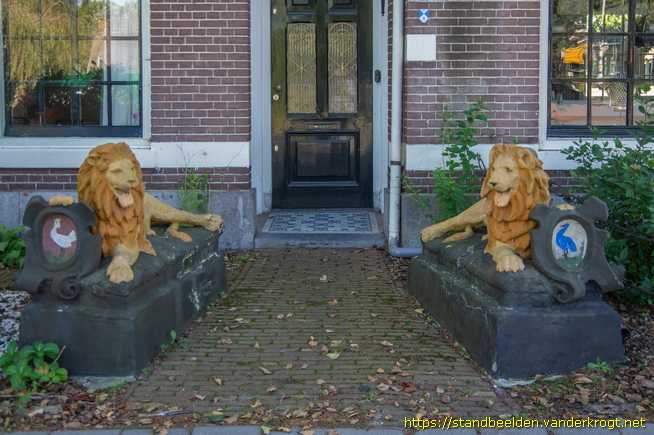 's-Graveland -  Twee Leeuwen