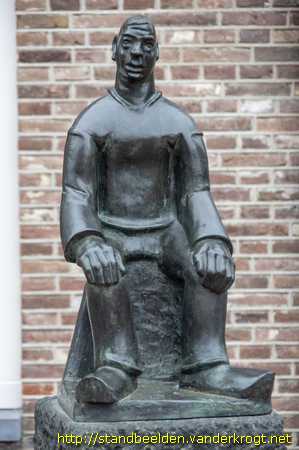 Almelo -  Zittend Boertje