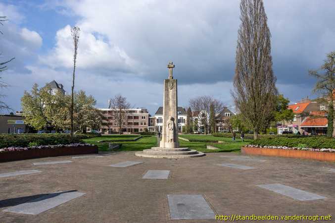 Almelo -  Monument voor de gevallenen