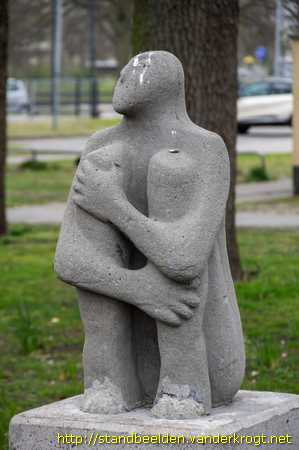 Almelo - Zittende man