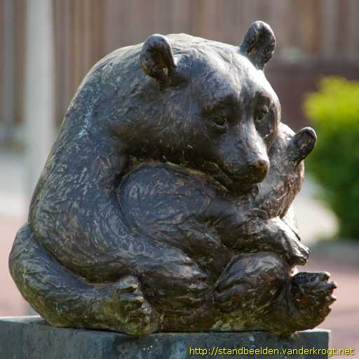 Enschede -  Panda met jong