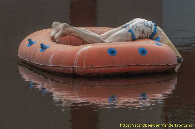 Enschede -  De jongen in het bootje