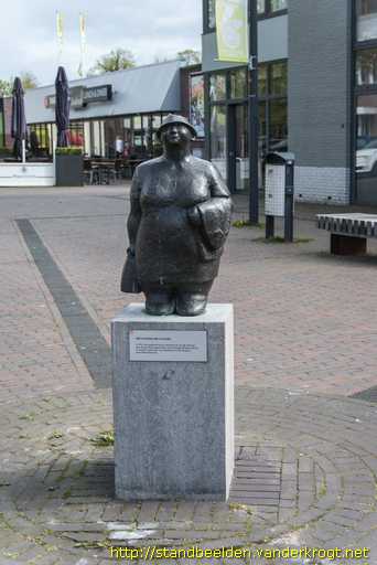 Olst -  Het winkelende vrouwtje