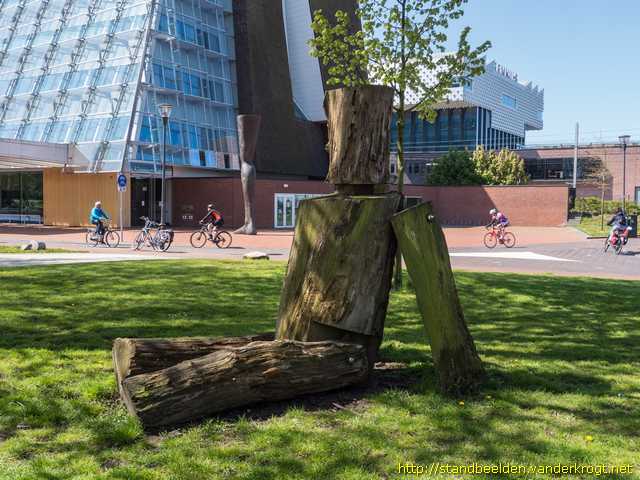 Amersfoort -  Sitting Wooden Man (1)