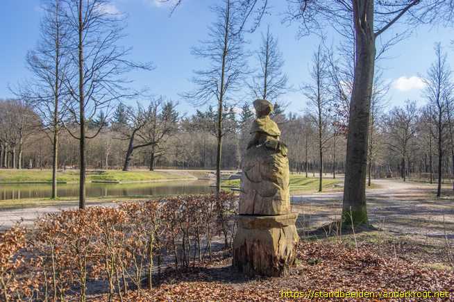 Baarn -  Kostuums in het bos