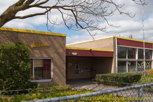 Elst -  Mozaïek met kinderen en dieren