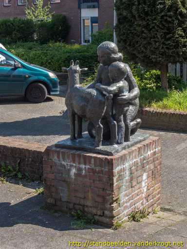 Utrecht -  Moeder met kind en bok