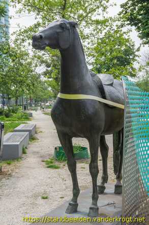 Utrecht -  Groot gezadeld paard