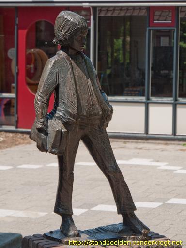Driebergen-Rijsenburg -  Kind met schooltas