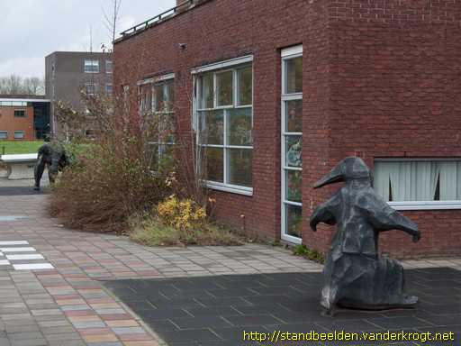 Vianen -  Vijf dierenfiguren: Gorilla, Miereneter, Aapjes