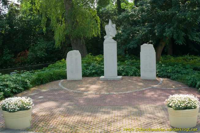 Leerdam -  Monument W.O. II