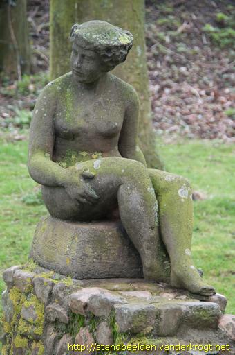 Veere -  Zittende vrouw