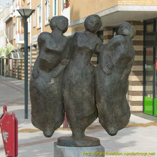Vlissingen -  Drie meisjes in de wind