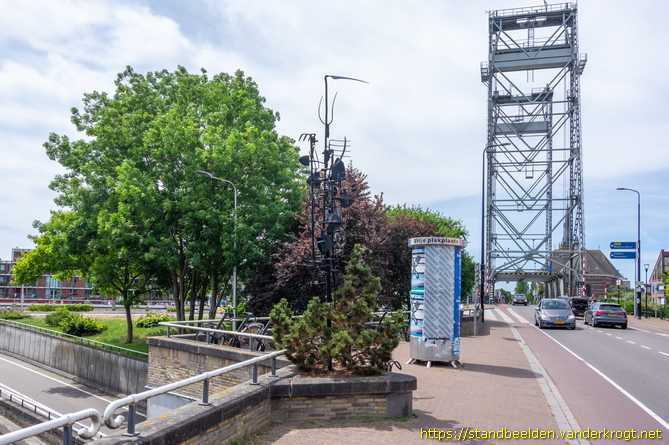 Boskoop -  Monument voor tuingereedschap