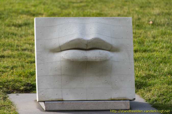 Delft -  Concrete Lip