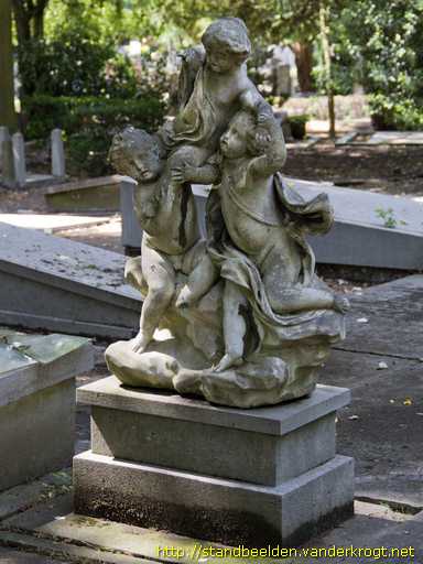 Den Haag -  Drie putti