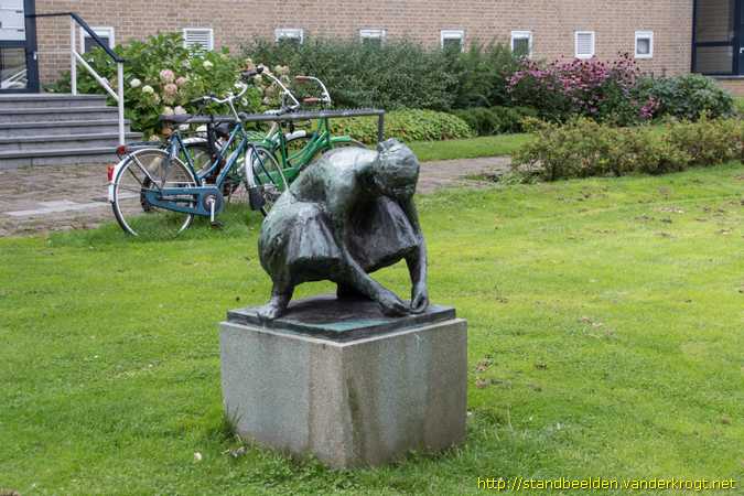 Den Haag -  Ruth, de arenlezende vrouw