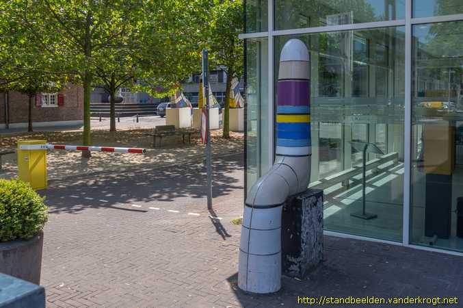 Den Haag -  Zittend figuur