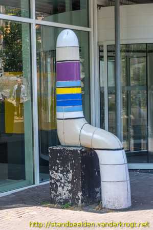Den Haag -  Zittend figuur