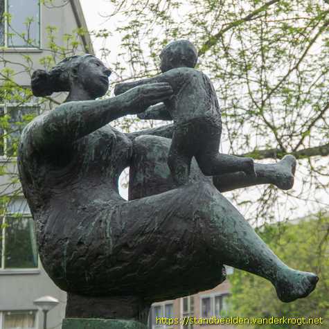 Den Haag -  Moeder en kind