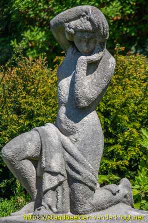 Den Haag - Vrouwenfiguur