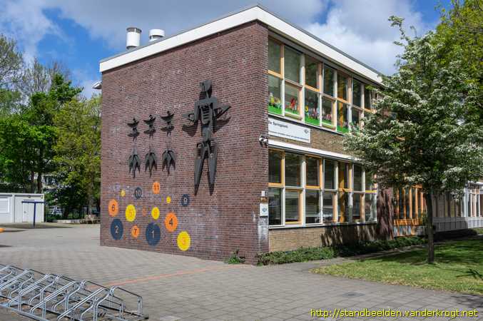 Den Haag -  Man, vogels en bloemen