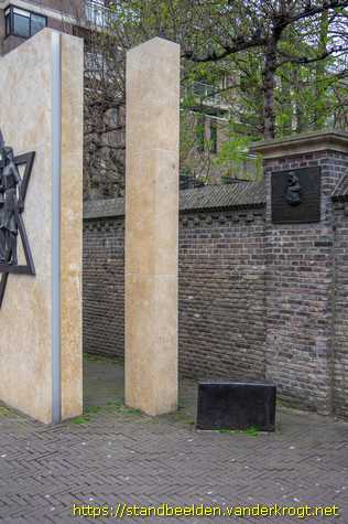 Den Haag -  Rachel weent om haar kinderen