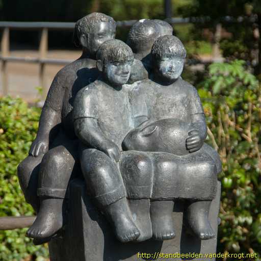 Leimuiden -  De vier meiden