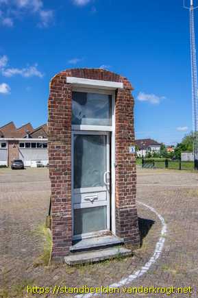 Leiden -  De voordeur van de conciërge