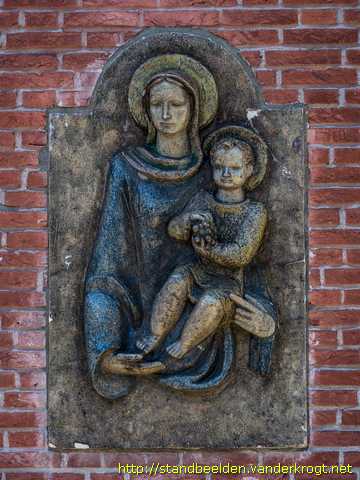 Leidschendam -  Maria met Kind