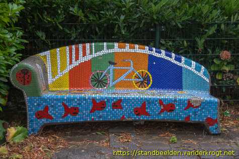 Maassluis -  Social Sofa 'Van Scorelstraat'