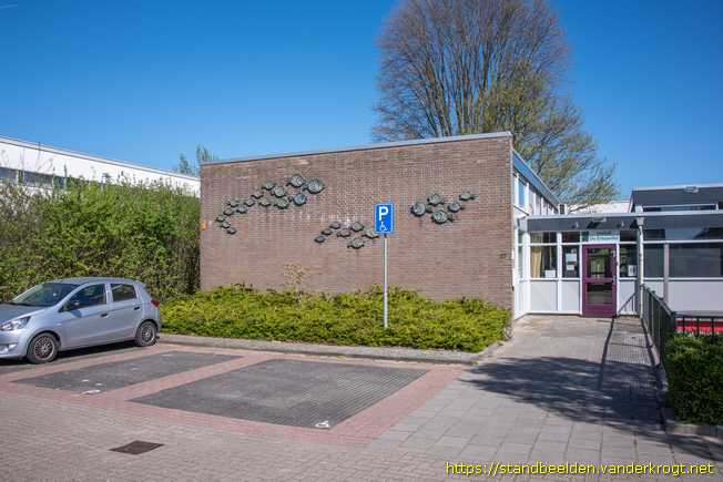 Papendrecht -  School van zevenentwingtig vissen
