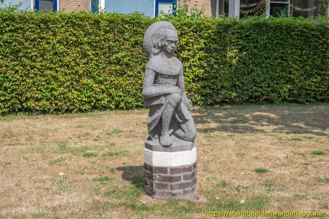 Pijnacker -  Meisje met hoed