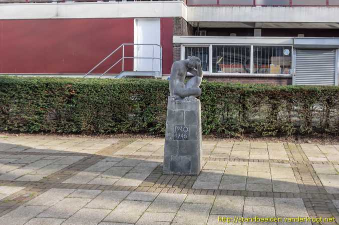Rotterdam -  Treurende vrouw