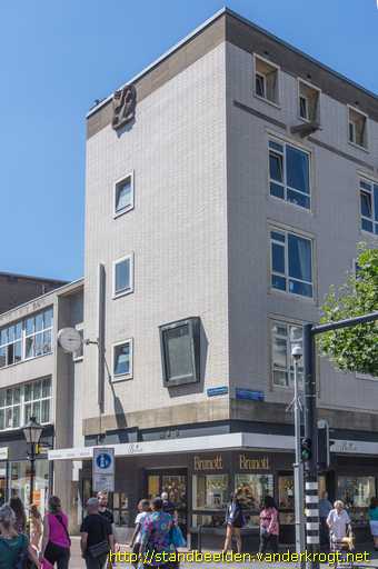 Rotterdam -  Vrouw met zandloper