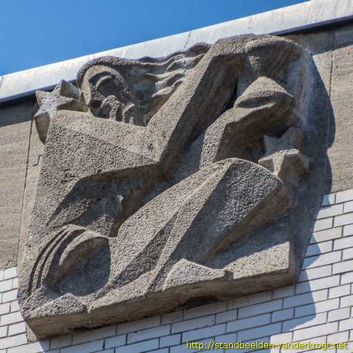 Rotterdam -  Vrouw met zandloper