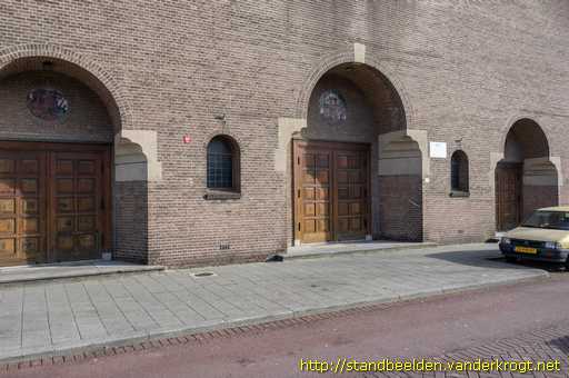 Rotterdam -  Sint Michael, Sint Clemens en Mand met broden en vissen
